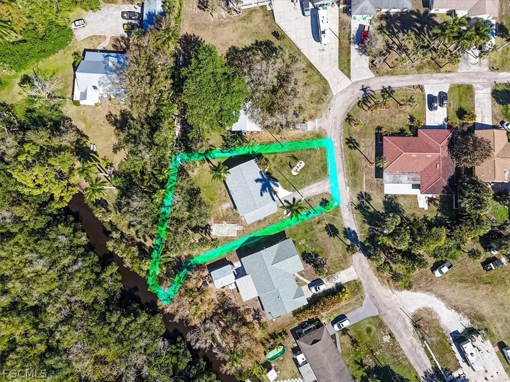 137 Dow Lane North Fort Myers FL 33917