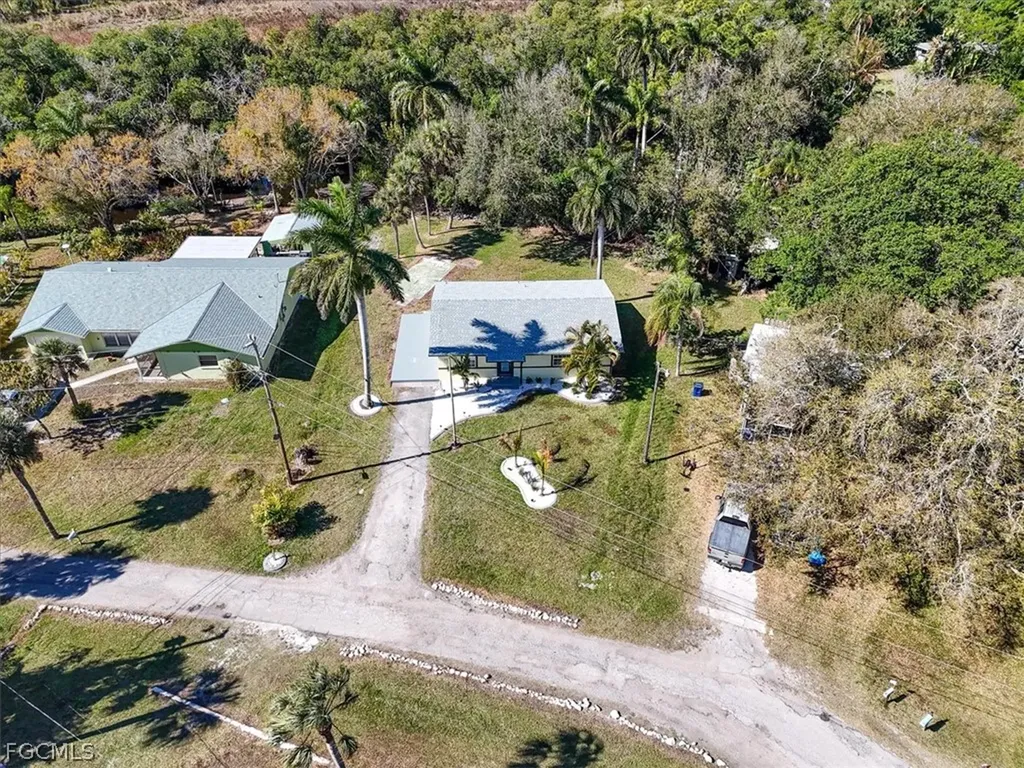 137 Dow Lane North Fort Myers FL 33917