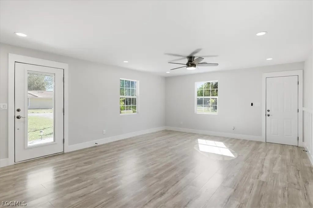 137 Dow Lane North Fort Myers FL 33917