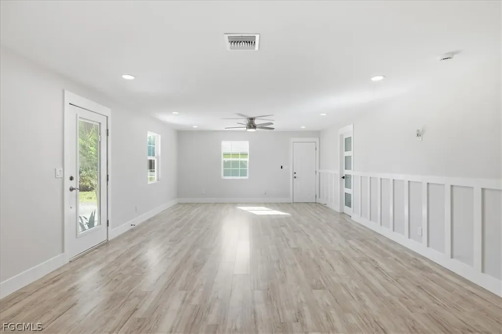 137 Dow Lane North Fort Myers FL 33917