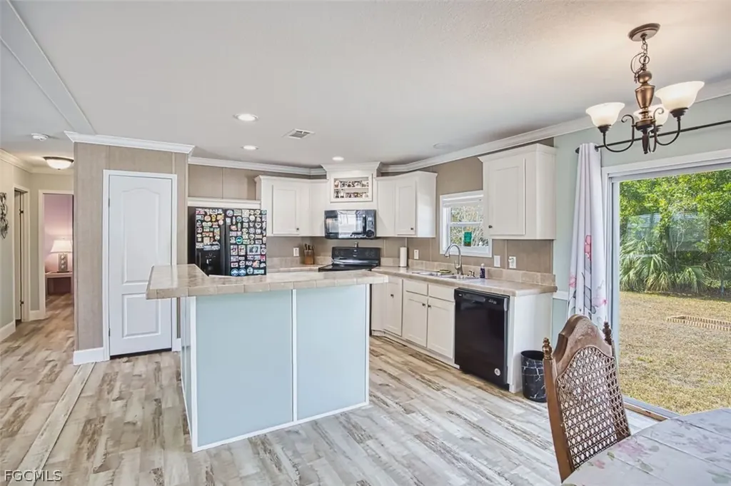 7638 Peyraud Drive North Fort Myers FL 33917