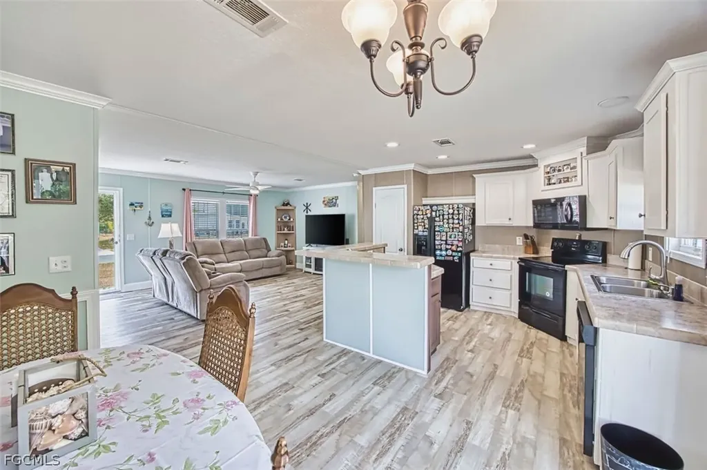 7638 Peyraud Drive North Fort Myers FL 33917