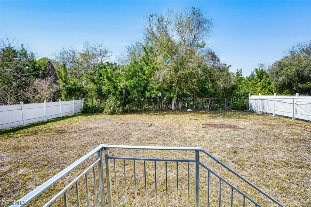 7638 Peyraud Drive North Fort Myers FL 33917