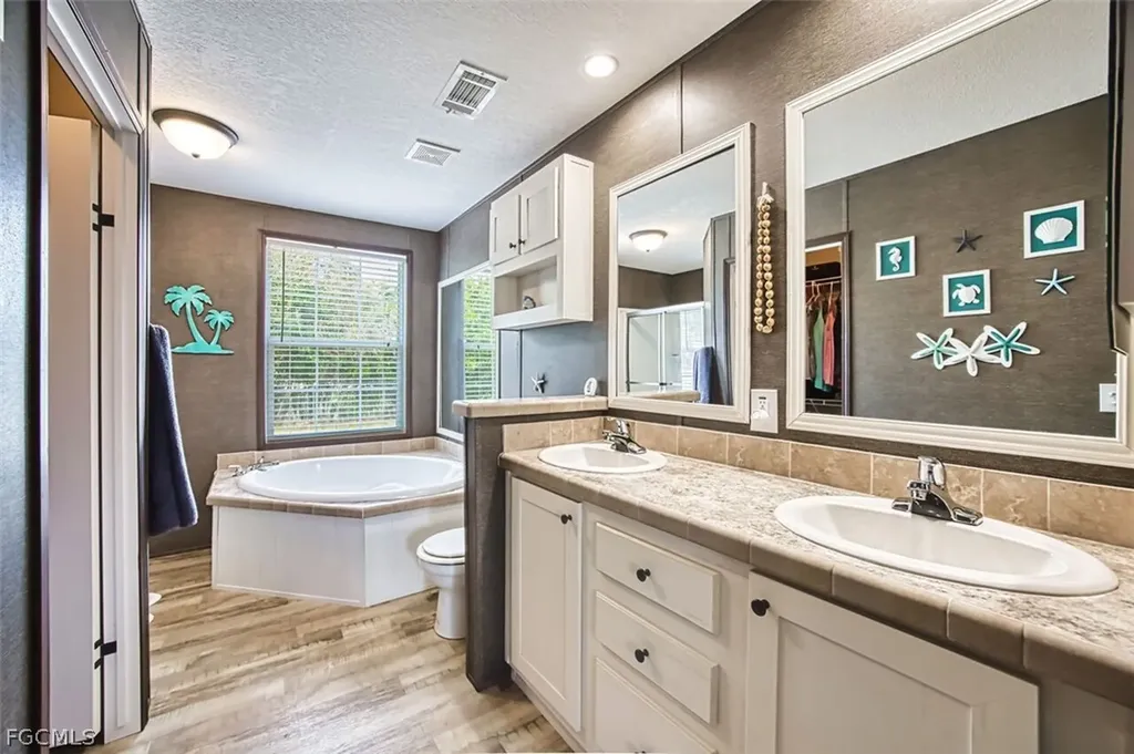 7638 Peyraud Drive North Fort Myers FL 33917