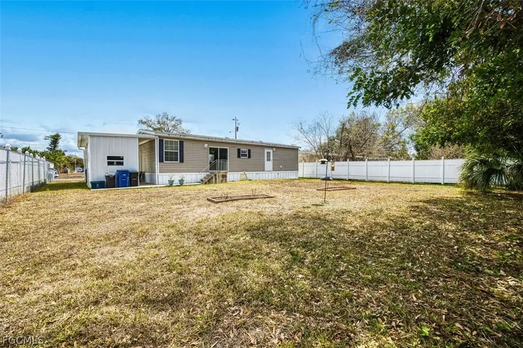 7638 Peyraud Drive North Fort Myers FL 33917