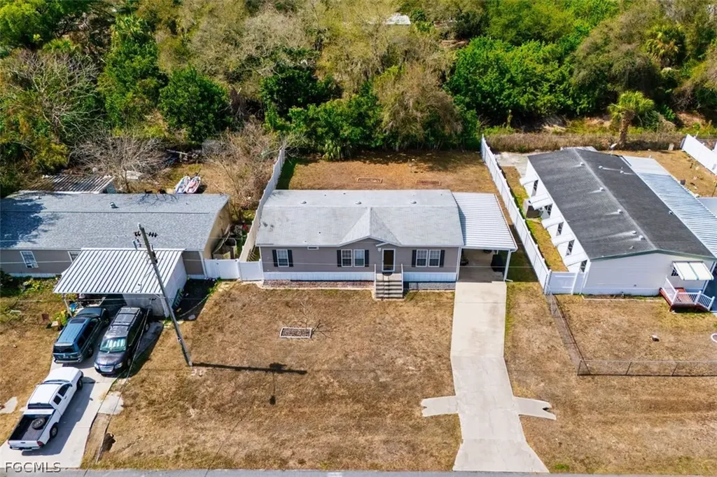 7638 Peyraud Drive North Fort Myers FL 33917