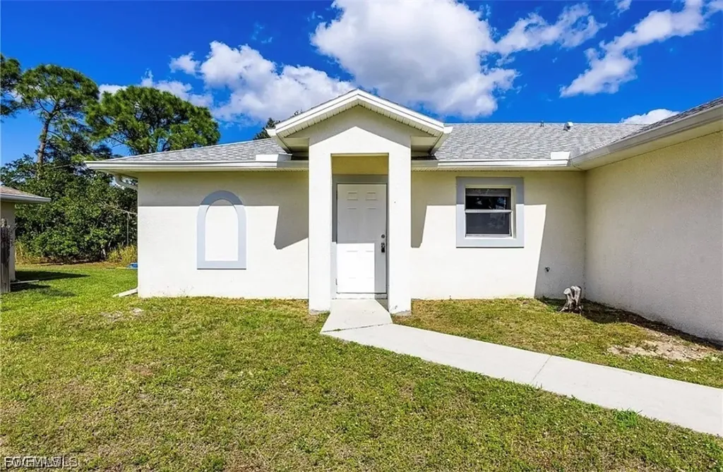 4716 1st Street SW Lehigh Acres FL 33973