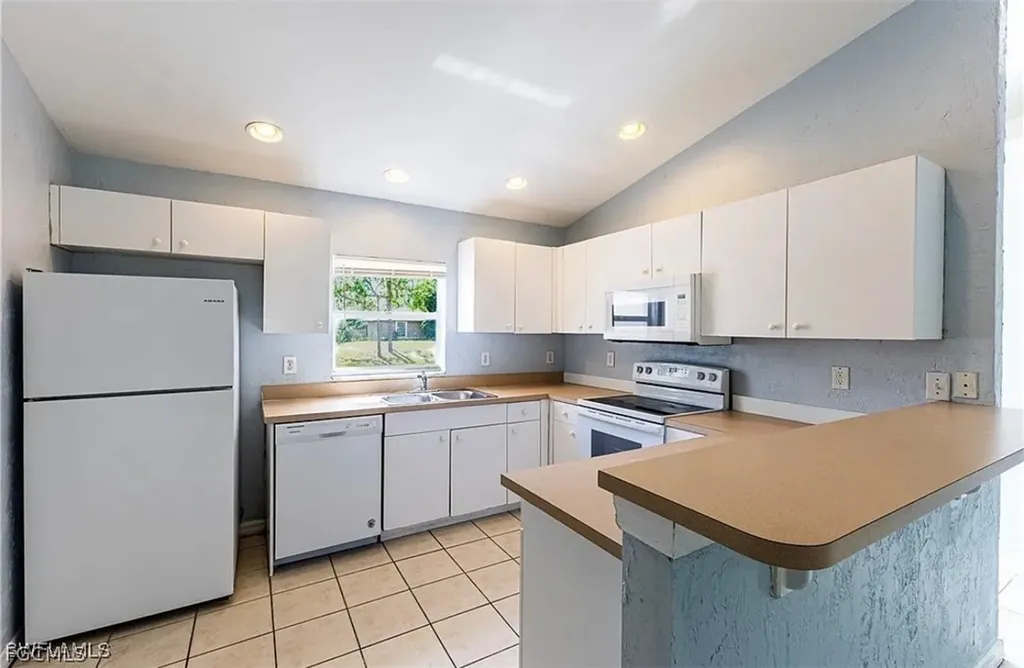 4716 1st Street SW Lehigh Acres FL 33973