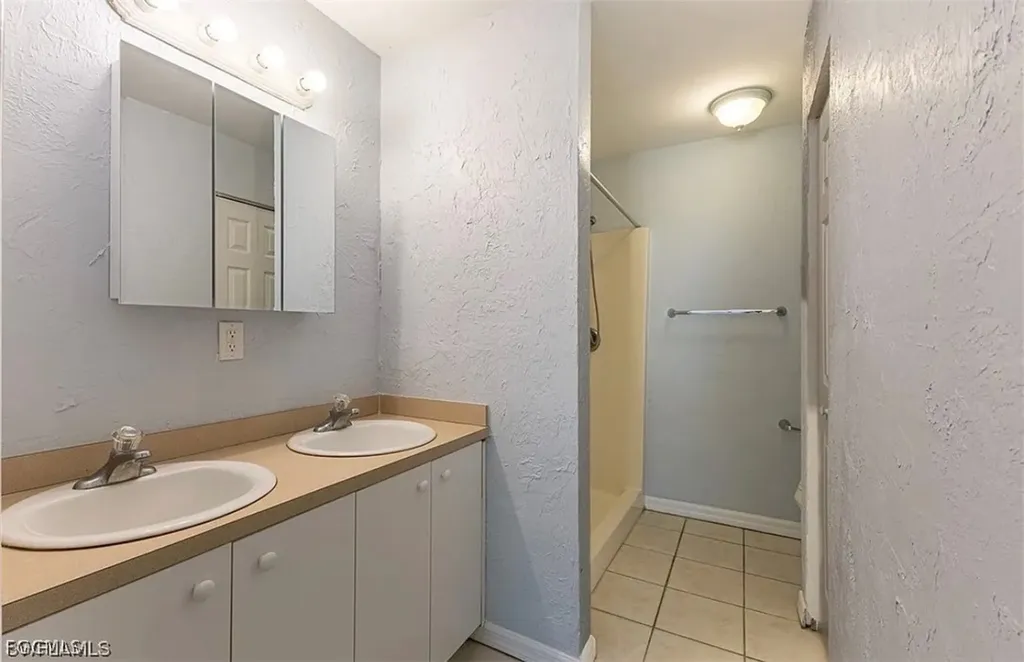 4716 1st Street SW Lehigh Acres FL 33973