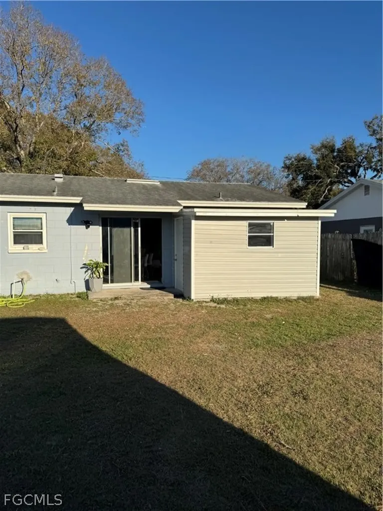 2415 S 76th Street Tampa FL 33619