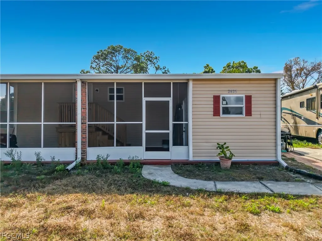 2425 Case Lane North Fort Myers FL 33917