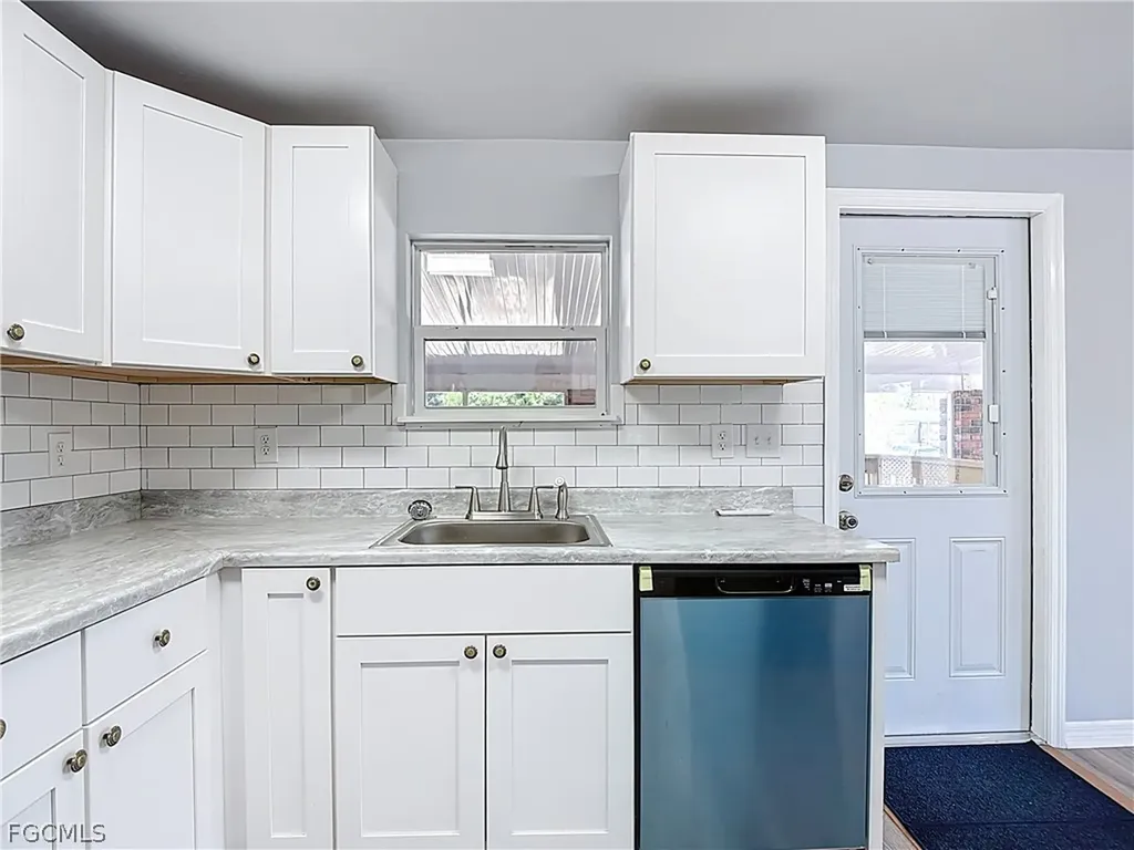 2425 Case Lane North Fort Myers FL 33917