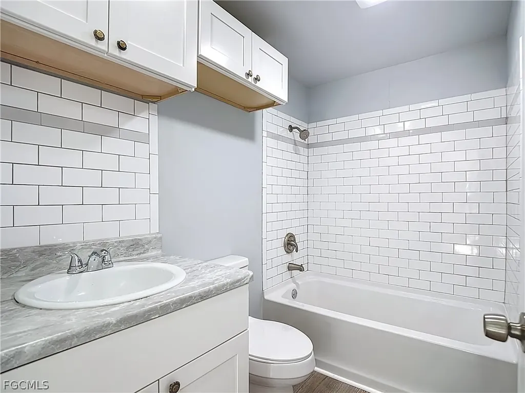 2425 Case Lane North Fort Myers FL 33917