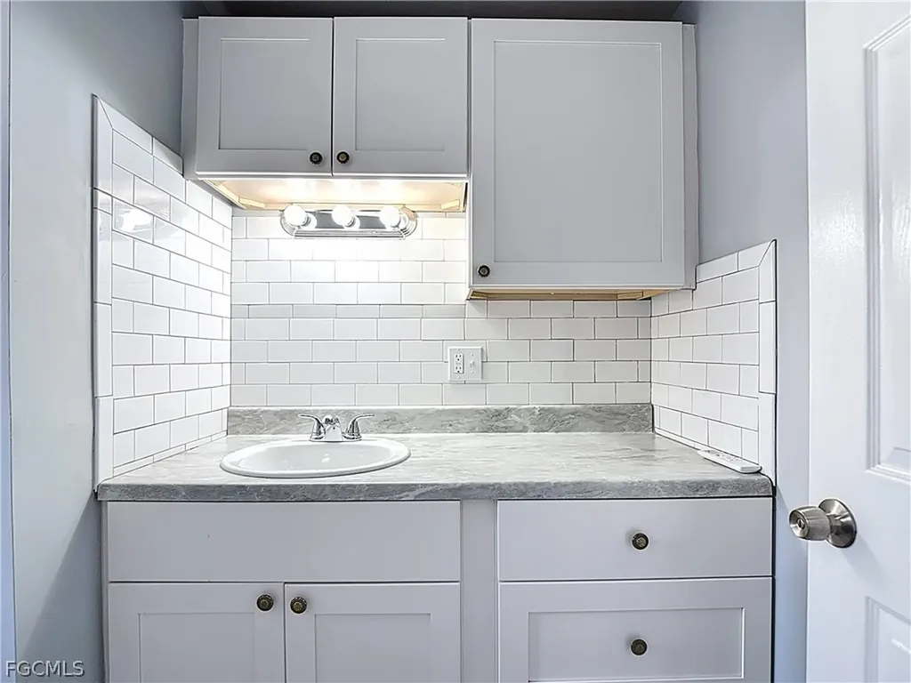 2425 Case Lane North Fort Myers FL 33917