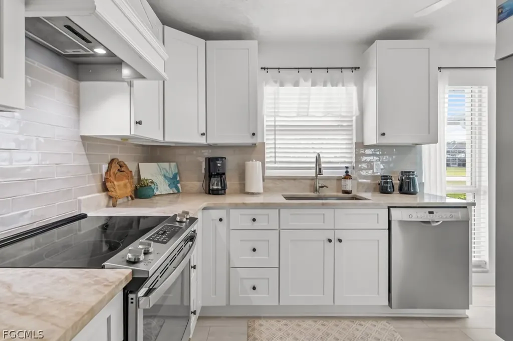 4528 SE 1st Place Cape Coral FL 33904