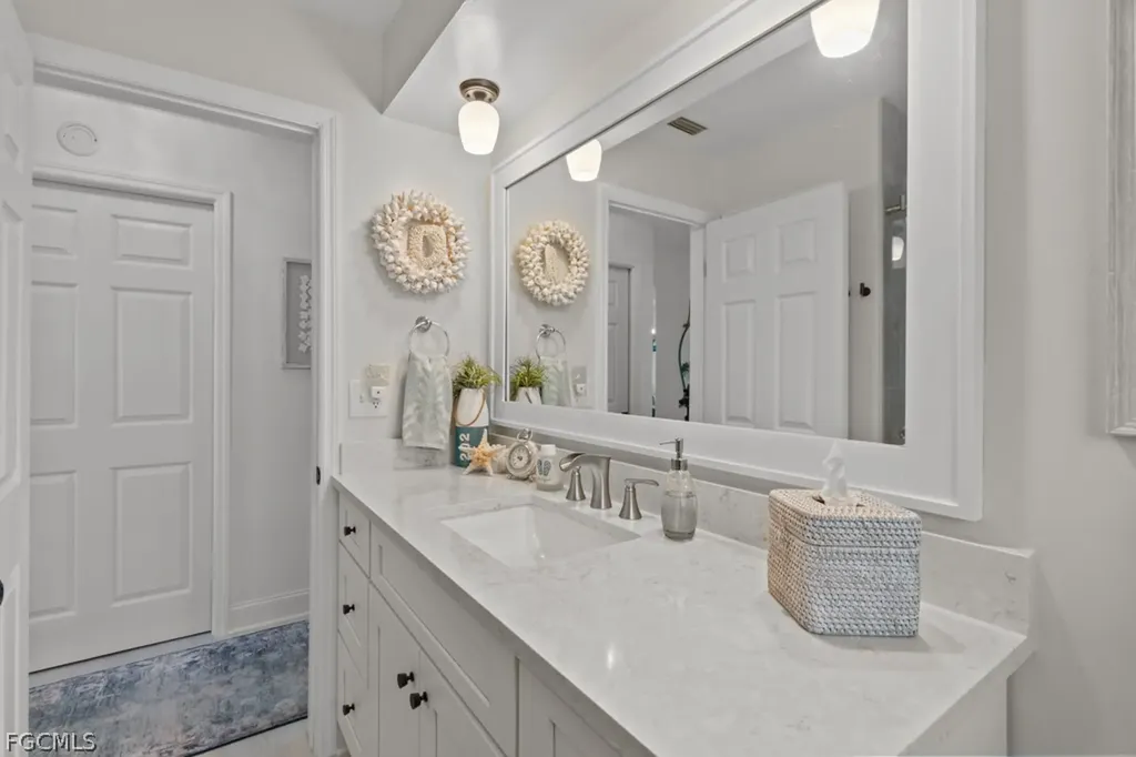 4528 SE 1st Place Cape Coral FL 33904