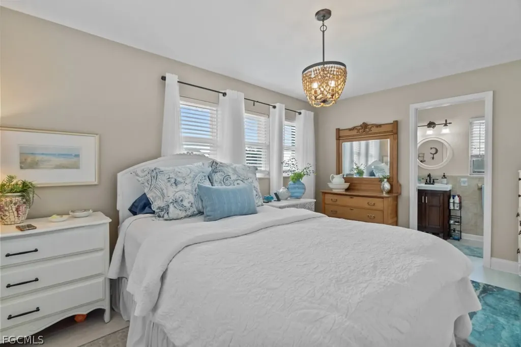 4528 SE 1st Place Cape Coral FL 33904
