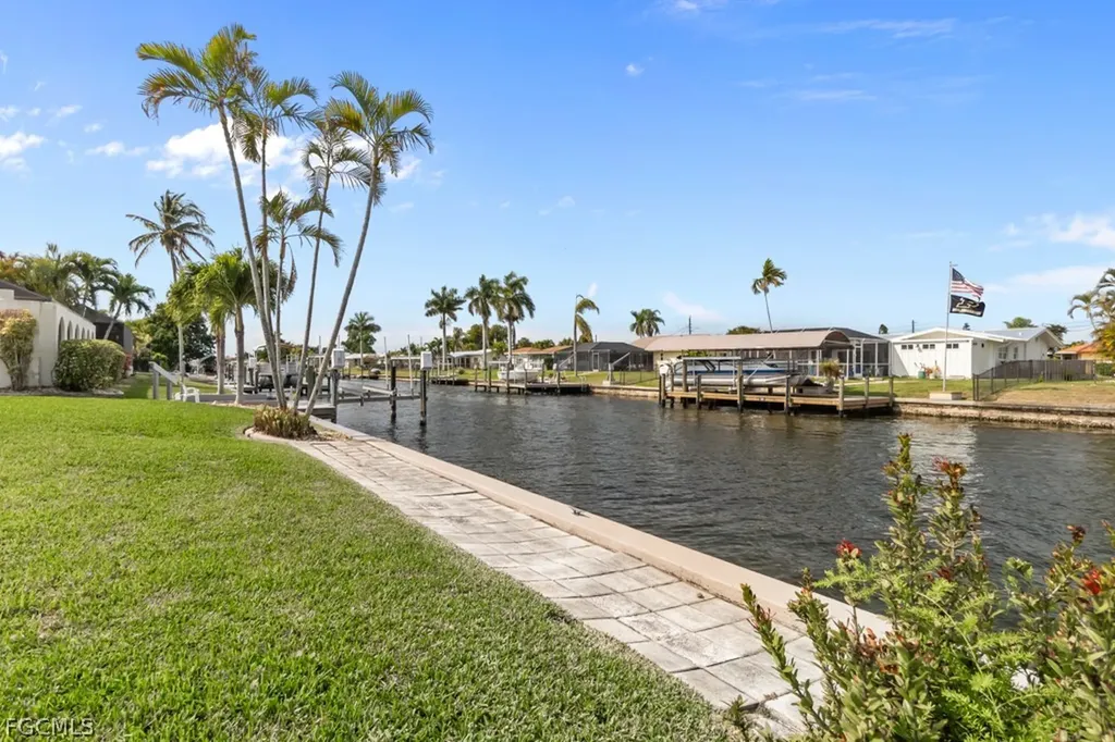 4528 SE 1st Place Cape Coral FL 33904