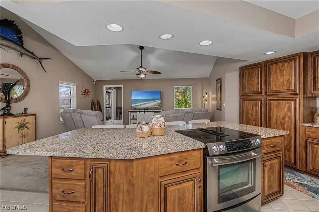 4521 SW 2nd Avenue Cape Coral FL 33914
