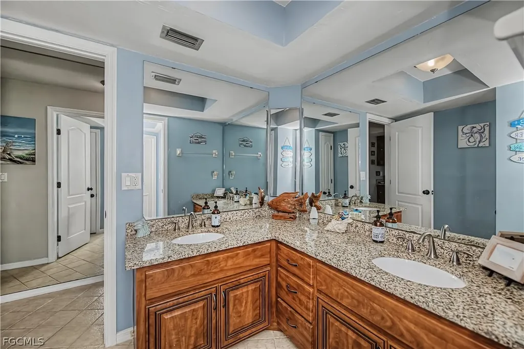 4521 SW 2nd Avenue Cape Coral FL 33914