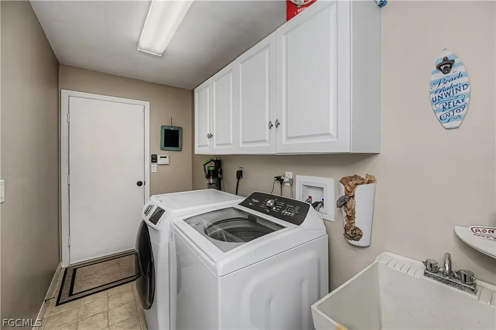 4521 SW 2nd Avenue Cape Coral FL 33914