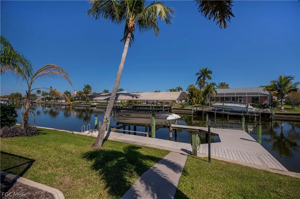 4521 SW 2nd Avenue Cape Coral FL 33914