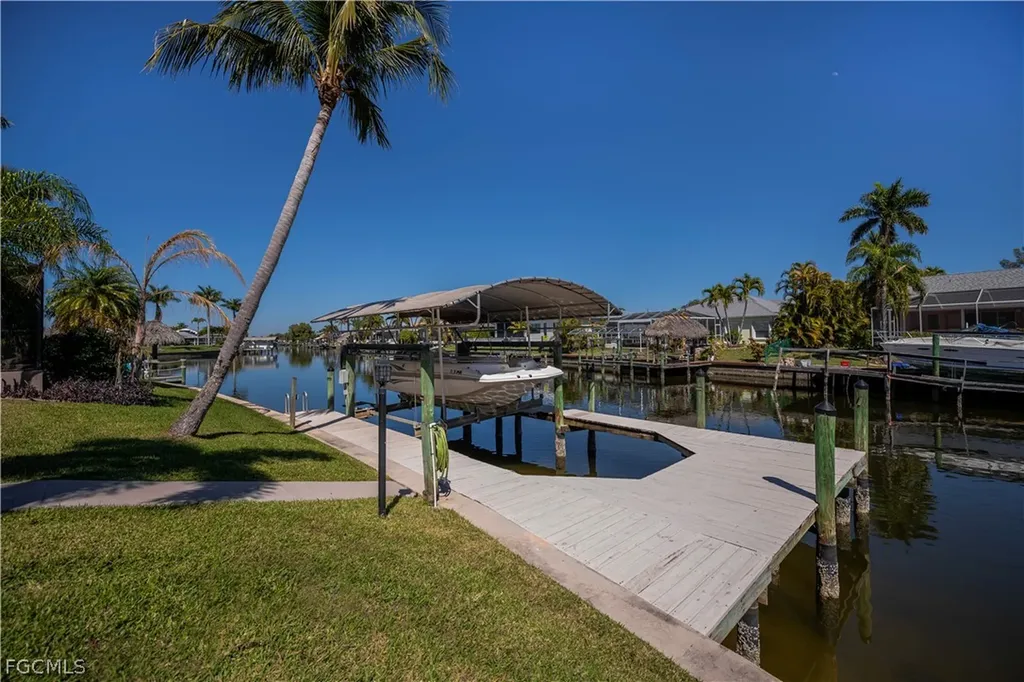 4521 SW 2nd Avenue Cape Coral FL 33914