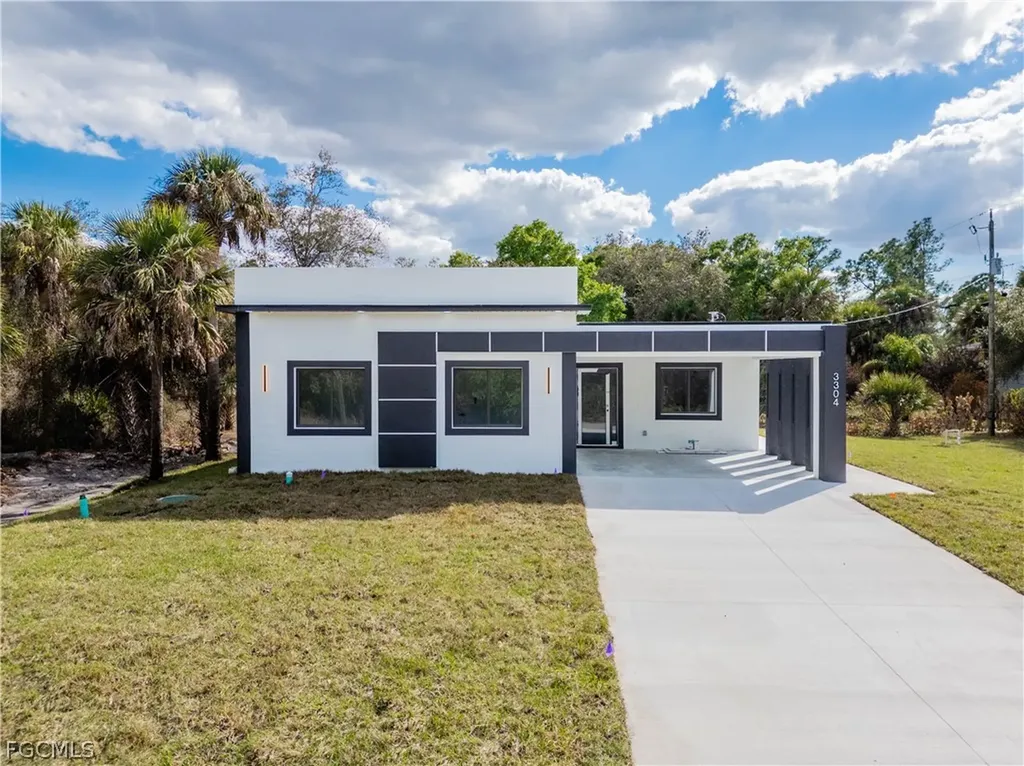 3304 E 15th Street Lehigh Acres FL 33972