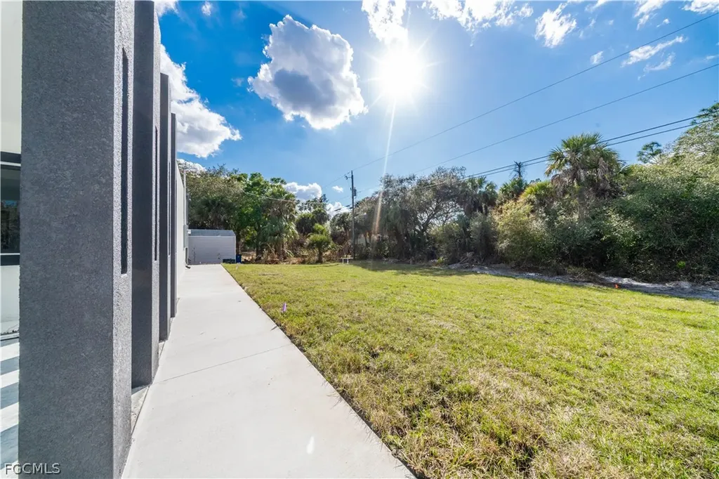 3304 E 15th Street Lehigh Acres FL 33972