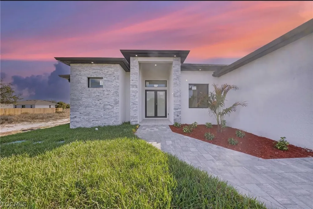 4013 12th Street SW Lehigh Acres FL 33976