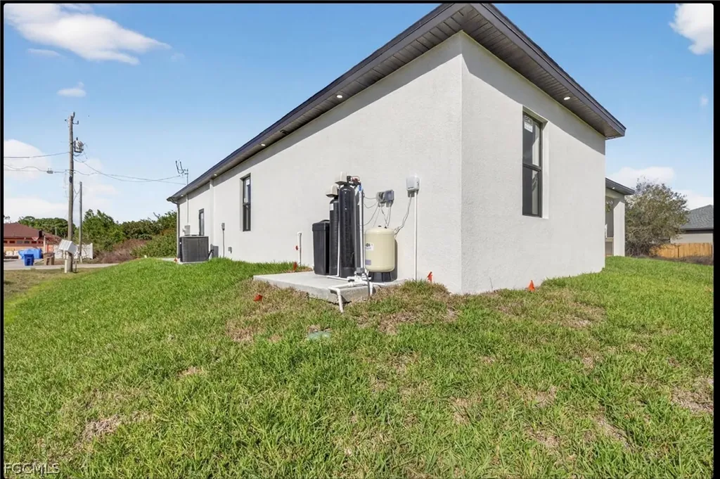 4013 12th Street SW Lehigh Acres FL 33976