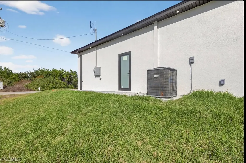 4013 12th Street SW Lehigh Acres FL 33976