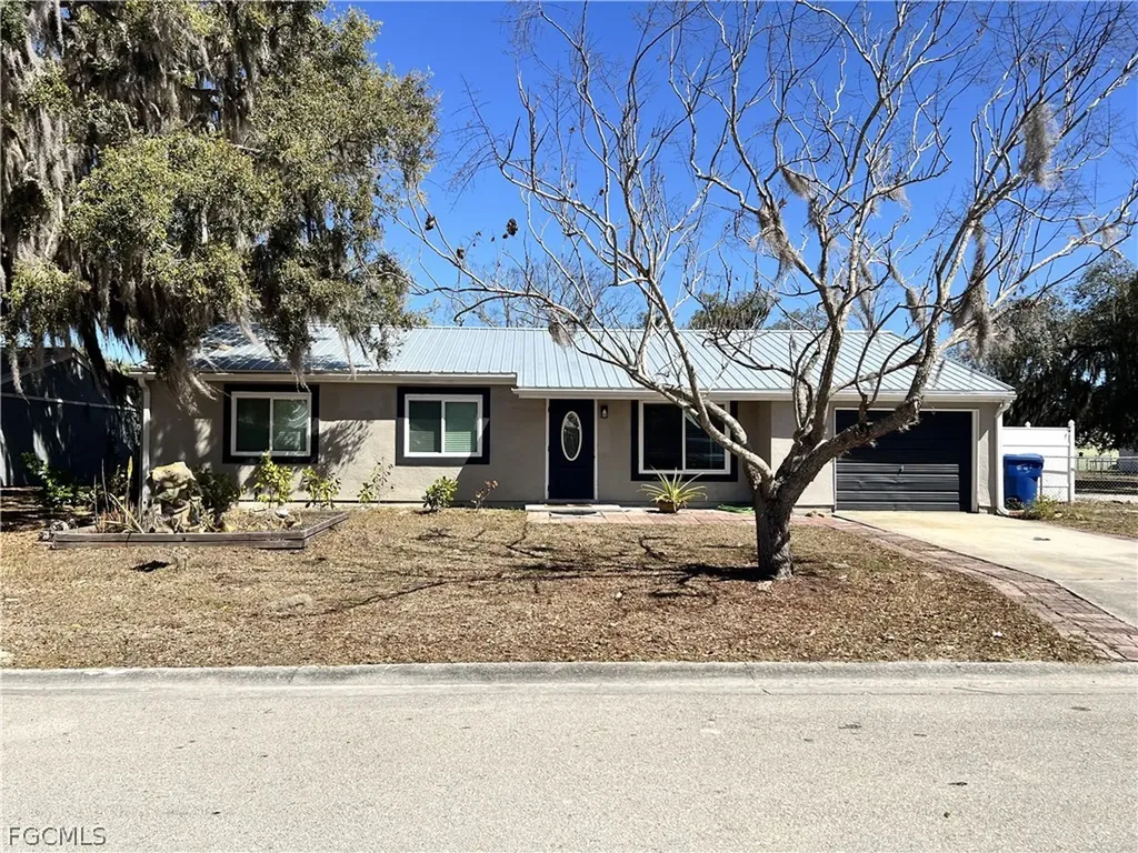 4040 S Edgewater Circle Labelle FL 33935