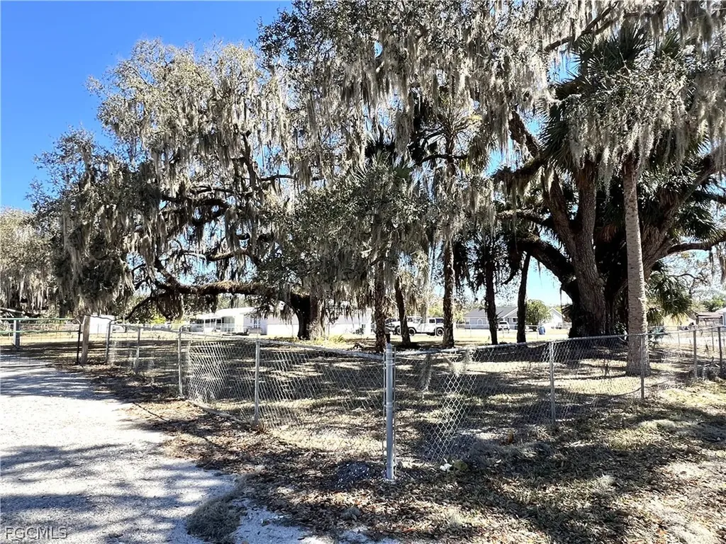 4040 S Edgewater Circle Labelle FL 33935