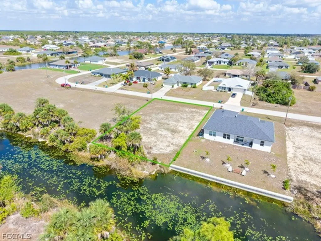 3916 NE 15th Avenue Cape Coral FL 33909