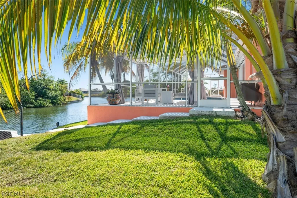 2007 NE 1st Avenue Cape Coral FL 33909