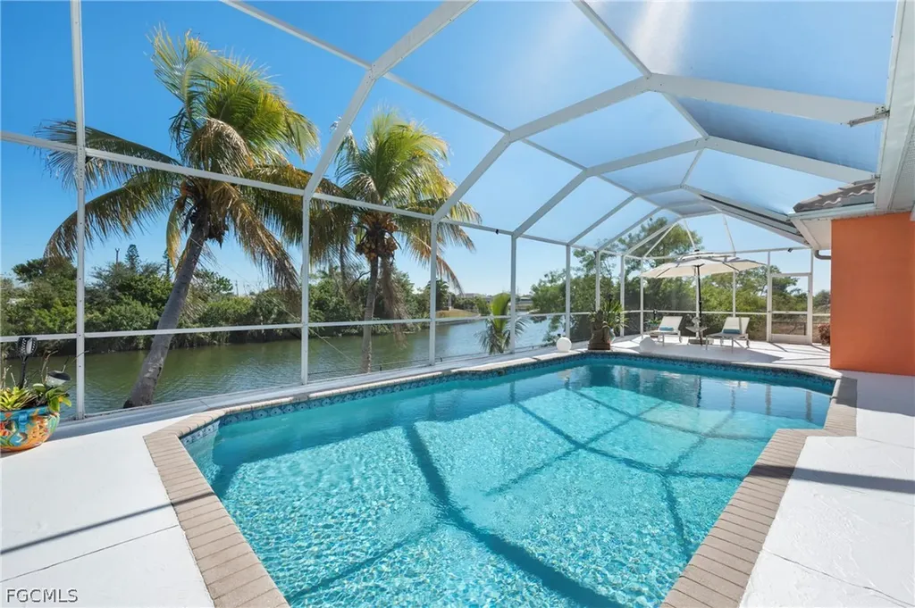 2007 NE 1st Avenue Cape Coral FL 33909