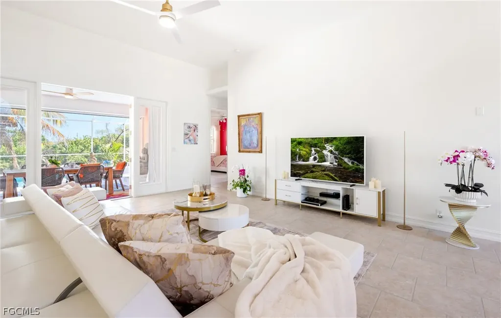 2007 NE 1st Avenue Cape Coral FL 33909