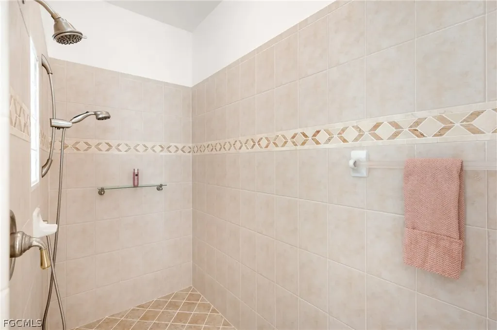 2007 NE 1st Avenue Cape Coral FL 33909
