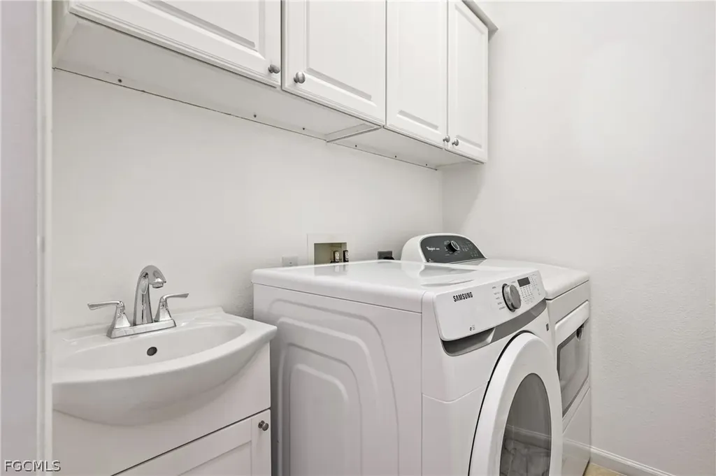 2007 NE 1st Avenue Cape Coral FL 33909