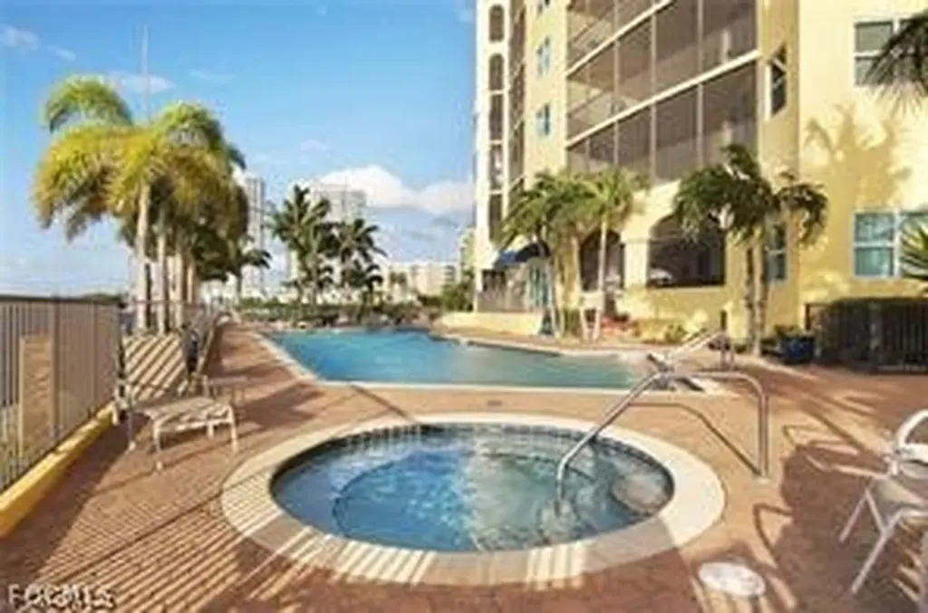 2797 1st Street Fort Myers FL 33916