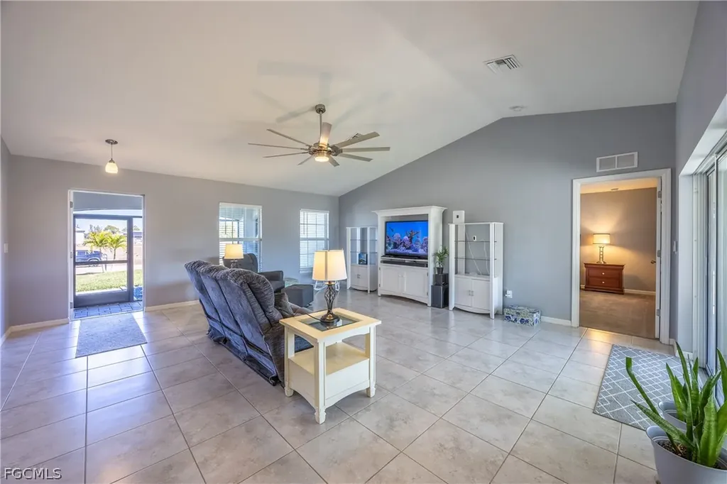 2926 NW 25th Street Cape Coral FL 33993
