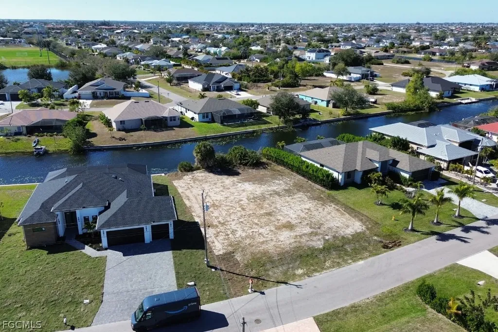 302 SW 26th Avenue Cape Coral FL 33991