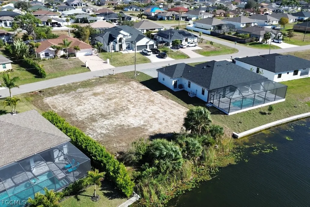 302 SW 26th Avenue Cape Coral FL 33991