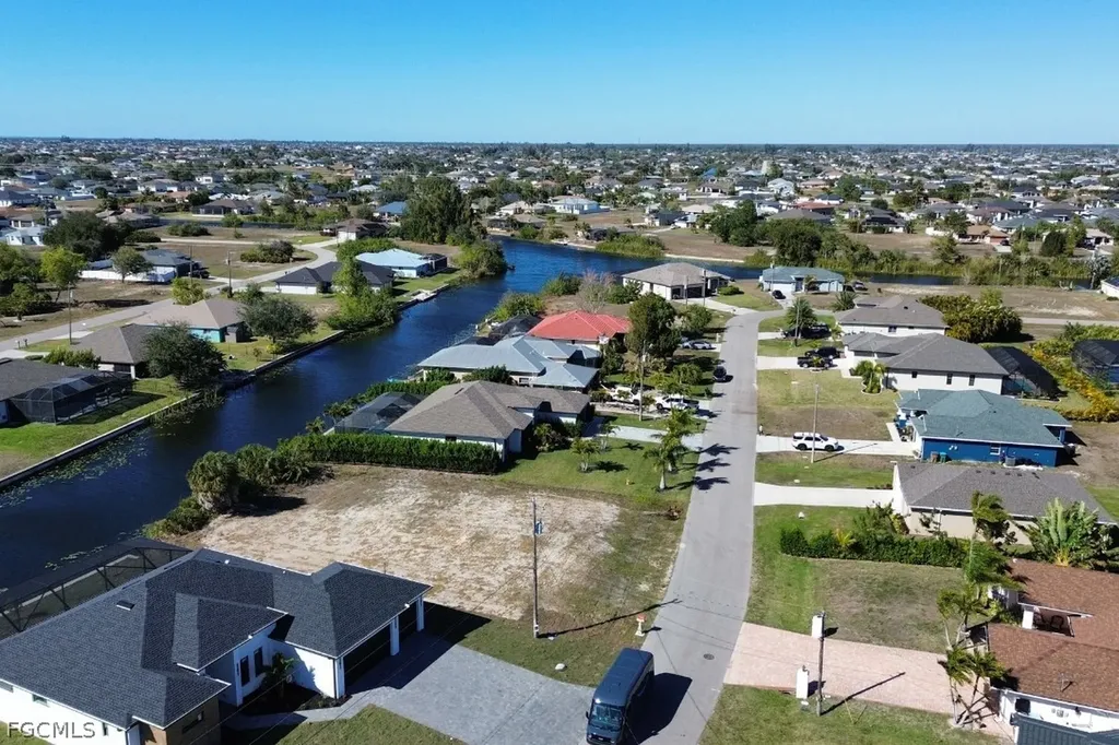 302 SW 26th Avenue Cape Coral FL 33991