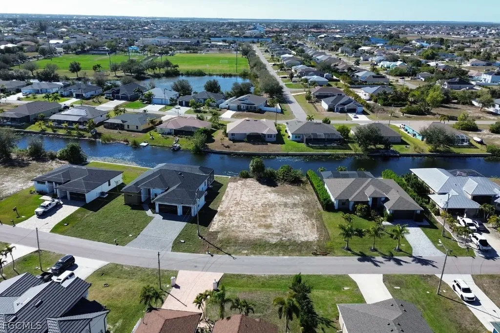 302 SW 26th Avenue Cape Coral FL 33991