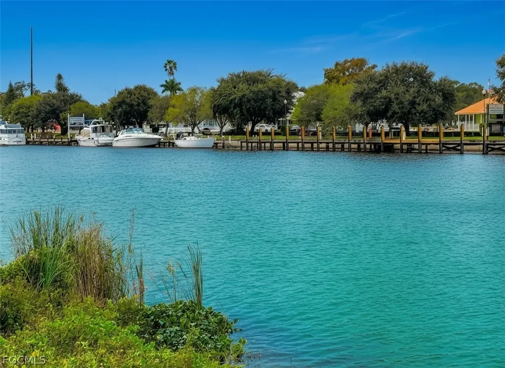 Lot 19 River Road Moore Haven FL 33471