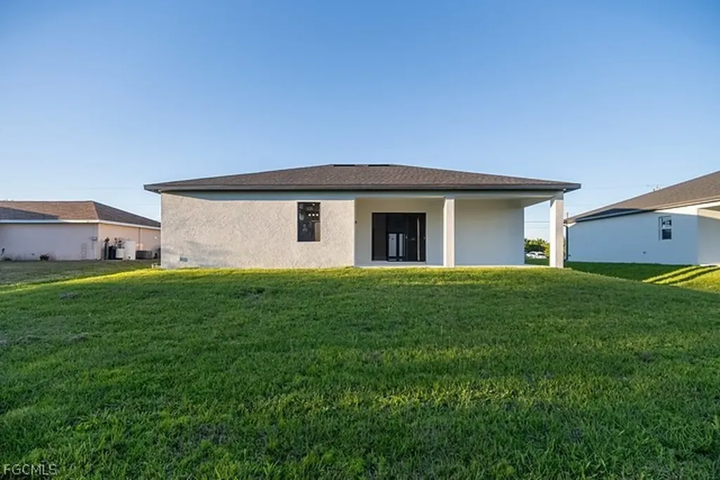 3313 36th Street SW Lehigh Acres FL 33976