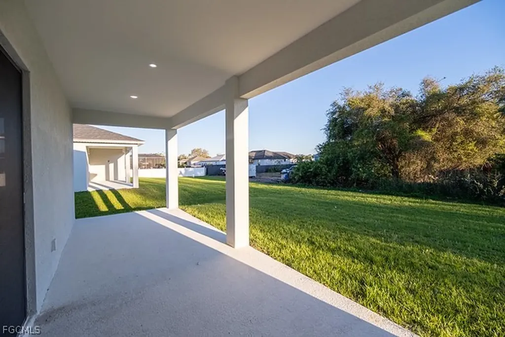3313 36th Street SW Lehigh Acres FL 33976