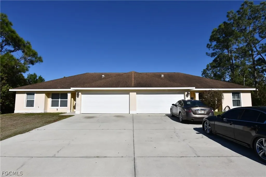 977-979 Graystone Avenue Lehigh Acres FL 33974